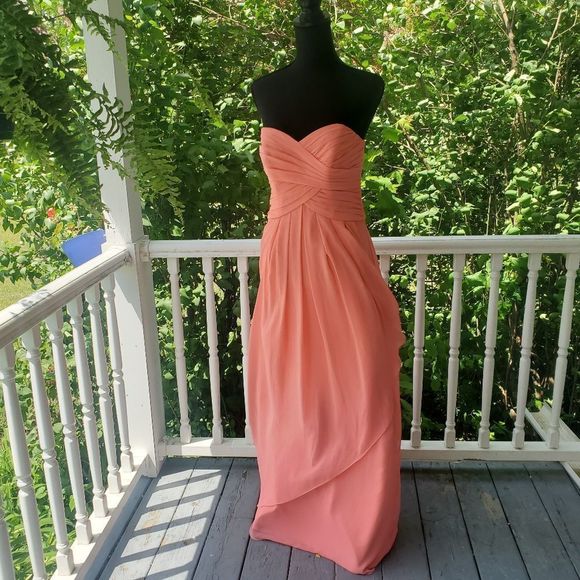 David's Bridal Dresses & Skirts - David’s Bridal strapless bridesmaid formal dress